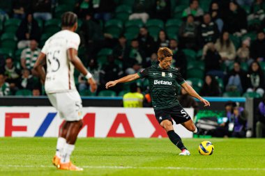 Hidemasa Morita, Liga Portekiz maçı sırasında Estadio Jose Alvalade 'de Sporting CP ve CF Estrela Amadora (Maciej Rogowski / Ball Raw Images) takımları arasında görüldü.)