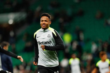 Liga Portekiz maçı sırasında Estadio Jose Alvalade 'de Sporting CP ve CF Estrela Amadora (Maciej Rogowski / Ball Raw Images) takımları arasında görülen Geny Catamo)