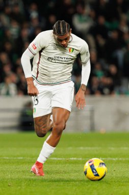   Otavio, Liga Portekiz maçı sırasında Estadio Jose Alvalade 'de Sporting CP ve CF Estrela Amadora (Maciej Rogowski / Ball Raw Images) takımları arasında görüldü.)