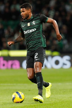  Matheus Reis, Liga Portekiz maçı sırasında Estadio Jose Alvalade 'de Sporting CP ve CF Estrela Amadora (Maciej Rogowski / Ball Raw Images) takımları arasında görüldü.)