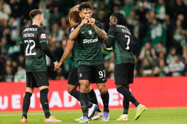   Luis Javier Suarez, Liga Portekiz maçında Estadio Jose Alvalade (Maciej Rogowski / Ball Raw Images) takımları arasında attığı golü kutlarken görüldü.)