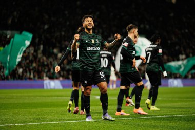 Luis Suarz, Liga Portekiz maçında Estadio Jose Alvalade (Maciej Rogowski / Ball Raw Images) takımları arasında attığı golü kutlarken görüldü.)