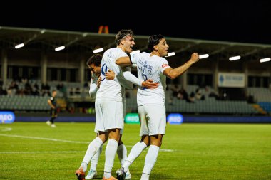 Marko Milovanoviç Marezi ve Nabil Touaizi, Estadio Belediyesi Rio Maior 'da (Maciej Rogowski / Ball Raw Images) oynayan Casa Pia ve FC Alverca takımları arasındaki Liga Portekiz maçında gol attıktan sonra kutlama yaparken görüldü.)