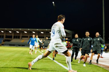 Marko Milovanoviç Marezi, Estadio Belediyesi Rio Maior 'daki Casa Pia ve FC Alverca takımları arasında oynanan Liga Portekiz maçında gol attıktan sonra kutlama yaparken görüldü (Maciej Rogowski / Ball Raw Images))