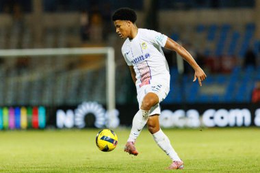 Francisco Chissumba, Liga Portekiz maçı sırasında Estadio Belediyesi Rio Maior 'daki Casa Pia ve FC Alverca takımları arasında görüldü (Maciej Rogowski / Ball Raw Images)