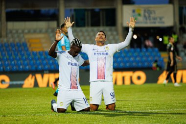 Lincoln ve Sandro Lima, Estadio Municipal Rio Maior 'daki (Maciej Rogowski / Ball Raw Images) Casa Pia ve FC Alverca takımları arasında oynanan Liga Portekiz maçında gol attıktan sonra kutlama yaparken görüldü.)