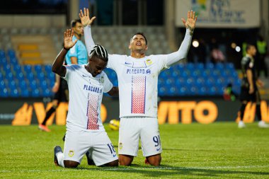 Lincoln ve Sandro Lima, Estadio Municipal Rio Maior 'daki (Maciej Rogowski / Ball Raw Images) Casa Pia ve FC Alverca takımları arasında oynanan Liga Portekiz maçında gol attıktan sonra kutlama yaparken görüldü.)