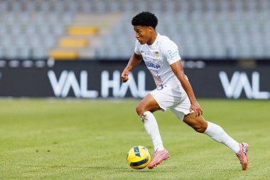  Francisco Chissumba, Liga Portekiz maçı sırasında Estadio Belediyesi Rio Maior 'daki Casa Pia ve FC Alverca takımları arasında görüldü (Maciej Rogowski / Ball Raw Images)