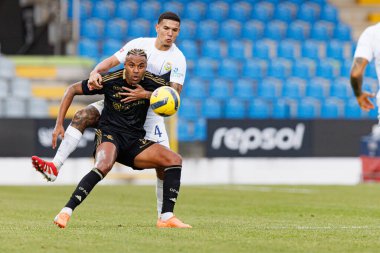 Cassiano ve Kaiky Naves, Liga Portekiz maçı sırasında Estadio Belediyesi Rio Maior 'da Casa Pia ve FC Alverca takımları arasında görüldü (Maciej Rogowski / Ball Raw Images)