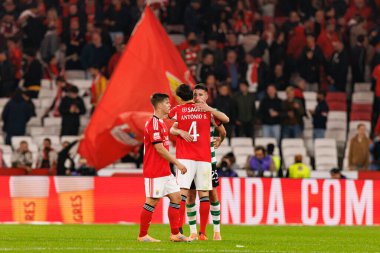 Antonio Silva ve Goncalo Inacio, Liga Portekiz maçı sırasında SL Benfica ve Sporting CP (Maciej Rogowski / Ball Raw Images) arasında görüldü.)