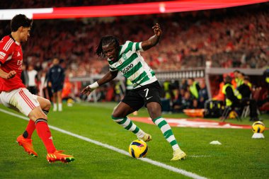 Antonio Silva ve Geovany Quenda, Liga Portekiz maçı sırasında SL Benfica ve Sporting CP (Maciej Rogowski / Ball Raw Images) arasında görüldü.)