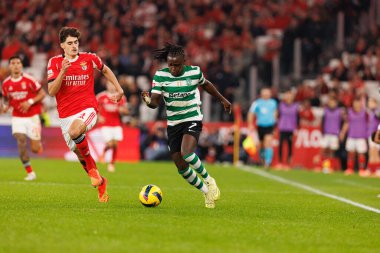 Antonio Silva ve Geovany Quenda, Liga Portekiz maçı sırasında SL Benfica ve Sporting CP (Maciej Rogowski / Ball Raw Images) arasında görüldü.)