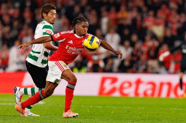 Hidemasa Morita ve Leandro Barreiro, Liga Portekiz maçı sırasında SL Benfica ve Sporting CP (Maciej Rogowski / Ball Raw Images) arasında görüldü.)