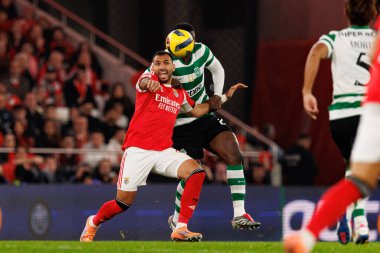 SL Benfica ile Sporting CP (Maciej Rogowski / Ball Raw Images) arasındaki Liga Portekiz maçında Vangelis Pavlidis ve Ousmane Diomande görüldü)