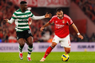 Ousmane Diomande ve Vangelis Pavlidis, Liga Portekiz maçı sırasında SL Benfica ve Sporting CP (Maciej Rogowski / Ball Raw Images) arasında görüldü.)