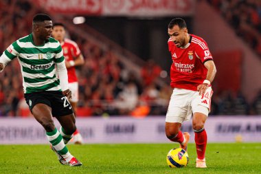 Ousmane Diomande ve Vangelis Pavlidis, Liga Portekiz maçı sırasında SL Benfica ve Sporting CP (Maciej Rogowski / Ball Raw Images) arasında görüldü.)