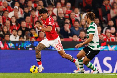 Richard Rios ve Hidemasa Morita, Liga Portekiz maçı sırasında SL Benfica ve Sporting CP (Maciej Rogowski / Ball Raw Images) arasında görüldü.)
