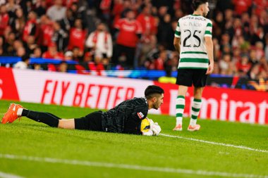 SL Benfica ve Sporting CP (Maciej Rogowski / Ball Raw Images) arasındaki Liga Portekiz maçı sırasında Rui Silva görüldü)
