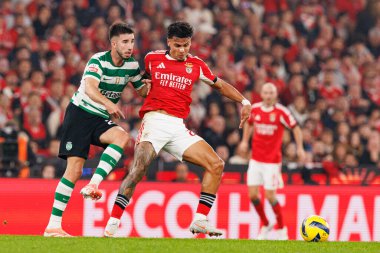 Goncalo Inacio ve Richard Rios, Liga Portekiz maçı sırasında SL Benfica ve Sporting CP (Maciej Rogowski / Ball Raw Images) arasında görüldü.)