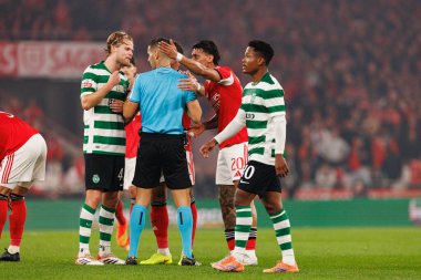 Morten Hjulmand, Antonio Nobre ve Richard Rios, Liga Portekiz maçında SL Benfica ve Sporting CP (Maciej Rogowski / Ball Raw Images) arasında görüldü.)