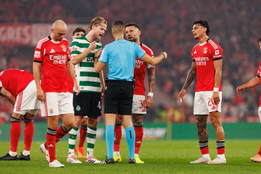 Morten Hjulmand, Antonio Nobre ve Nicolas Otamendi, Liga Portekiz maçı sırasında SL Benfica ve Sporting CP (Maciej Rogowski / Ball Raw Images) arasında görüldü.)