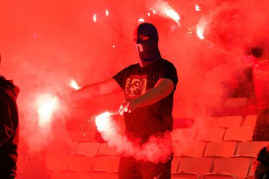SL Benfica ve Sporting CP (Maciej Rogowski / Ball Raw Images) arasında Liga Portekiz maçında görülen Benfica taraftarı)