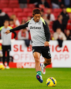 SL Benfica ve Sporting CP (Maciej Rogowski / Ball Raw Images) arasındaki Liga Portekiz maçı sırasında Hidemasa Morita görüldü)