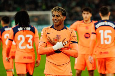 Lamine Yamal, Real Betis Balompie ve FC Barcelona (Maciej Rogowski / Ball Raw Images) takımları arasındaki LaLiga EA Sports maçında gol attıktan sonra kutlama yaparken görüldü.)