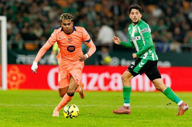 Lamine Yamal ve Pablo Fornals, Real Betis Balompie ve FC Barcelona (Maciej Rogowski / Ball Raw Images) takımları arasında LaLiga EA Sports maçında görüldü.)
