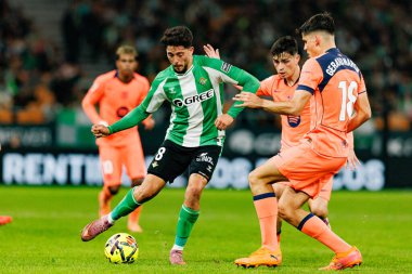 Pablo Fornals ve Gerard Martn, Real Betis Balompie ve FC Barcelona (Maciej Rogowski / Ball Raw Images) takımları arasında LaLiga EA Sports maçında görüldü.)