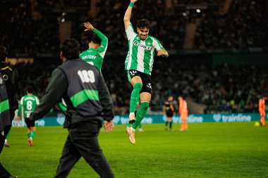 Antony ve Abde Ezzalzouli Ez Abde, Real Betis Balompie ve FC Barcelona (Maciej Rogowski / Ball Raw Images) takımları arasındaki LaLiga EA Sports maçında gol attıktan sonra kutlama yaparken görüldü.)