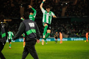Antony ve Abde Ezzalzouli Ez Abde, Real Betis Balompie ve FC Barcelona (Maciej Rogowski / Ball Raw Images) takımları arasındaki LaLiga EA Sports maçında gol attıktan sonra kutlama yaparken görüldü.)