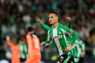 Antony, Real Betis Balompie ve FC Barcelona (Maciej Rogowski / Ball Raw Images) takımları arasındaki LaLiga EA Sports maçında gol attıktan sonra kutlama yaparken görüldü.)