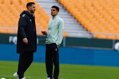 Adrian ve Marc Bartra, Real Betis Balompie ve FC Barcelona (Maciej Rogowski / Ball Raw Images) takımları arasında LaLiga EA Sports maçında görüldü)