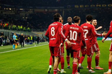 Liverpool oyuncuları Şampiyonlar Ligi 'nde Milano ve Liverpool FC (Maciej Rogowski / Ball Raw Images) arasında oynanan maçta Dominik Szoboszlai' den gol üstüne gol atarken görüldü.)