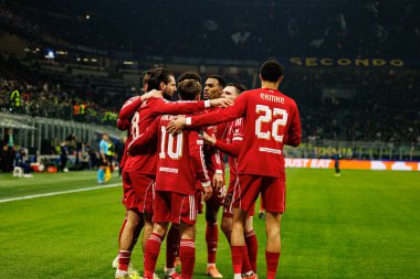 Liverpool oyuncuları Şampiyonlar Ligi 'nde Milano ve Liverpool FC (Maciej Rogowski / Ball Raw Images) arasında oynanan maçta Dominik Szoboszlai' den gol üstüne gol atarken görüldü.)