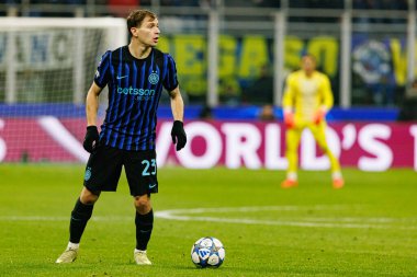 Nicola Barella Şampiyonlar Ligi faz oyunu sırasında Internazionale Milano ve Liverpool FC (Maciej Rogowski / Ball Raw Images) arasında görüldü)