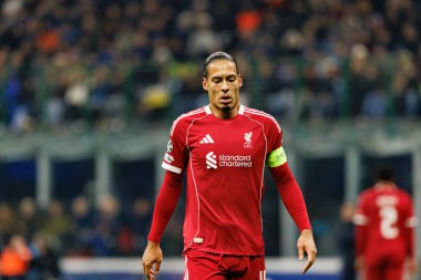 Virgil van Dijk, Internazionale Milano ve Liverpool FC (Maciej Rogowski / Ball Raw Images) arasında Şampiyonlar Ligi faz oyunu sırasında görüldü.)