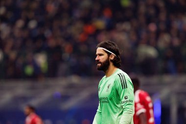 Alisson Becker Şampiyonlar Ligi faz oyunu sırasında Internazionale Milano ve Liverpool FC (Maciej Rogowski / Ball Raw Images) arasında görüldü)