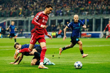 Hugo Ekitike ve Fran Acerbi, Internazionale Milano ile Liverpool FC (Maciej Rogowski / Ball Raw Images) arasındaki Şampiyonlar Ligi faz maçında görüldü.)