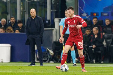 Andy Robertson Şampiyonlar Ligi faz oyunu sırasında Internazionale Milano ve Liverpool FC (Maciej Rogowski / Ball Raw Images) arasında görüldü.)