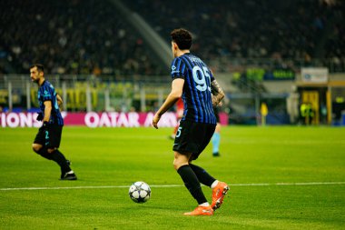Alessandro Bastoni Şampiyonlar Ligi 'nde Internazionale Milano ve Liverpool FC (Maciej Rogowski / Ball Raw Images) arasındaki faz maçında görüldü.)