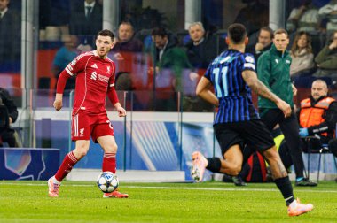 Andy Robertson Şampiyonlar Ligi faz oyunu sırasında Internazionale Milano ve Liverpool FC (Maciej Rogowski / Ball Raw Images) arasında görüldü.)