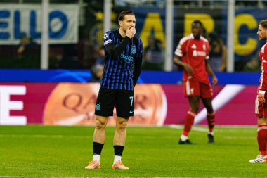 Piotr Zielinski Şampiyonlar Ligi faz oyunu sırasında Internazionale Milano ve Liverpool FC (Maciej Rogowski / Ball Raw Images) arasında görüldü)