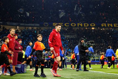 Andy Robertson Şampiyonlar Ligi faz oyunu sırasında Internazionale Milano ve Liverpool FC (Maciej Rogowski / Ball Raw Images) arasında görüldü.)