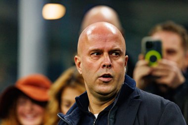 Şampiyonlar Ligi 'nde Internazionale Milano ve Liverpool FC (Maciej Rogowski / Ball Raw Images) arasında oynanan maçta Arne Slot görüldü)