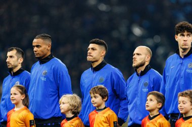 Henrikh Mkhitaryan, Manuel Akanji, Luis Henrique ve Federico Dimarco Internazionale Milano ve Liverpool FC (Maciej Rogowski / Ball Raw Images)