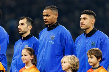 Henrikh Mkhitaryan, Manuel Akanji ve Luis Henrique Şampiyonlar Ligi faz maçında Internazionale Milano ve Liverpool FC (Maciej Rogowski / Ball Raw Images)