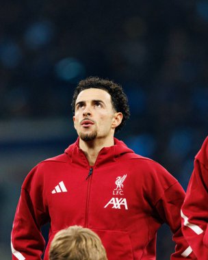 Curtis Jones Şampiyonlar Ligi faz maçında Internazionale Milano ve Liverpool FC (Maciej Rogowski / Ball Raw Images) arasında görüldü)