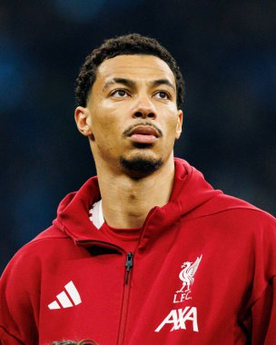 Dominik Ekitike Şampiyonlar Ligi faz oyunu sırasında Internazionale Milano ve Liverpool FC (Maciej Rogowski / Ball Raw Images) arasında görüldü)